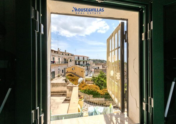 casa indipendente in vendita a Noto