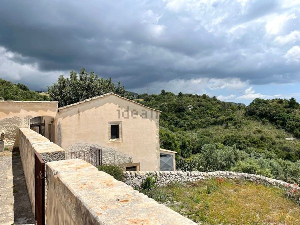 casale in vendita a Noto in zona Castelluccio