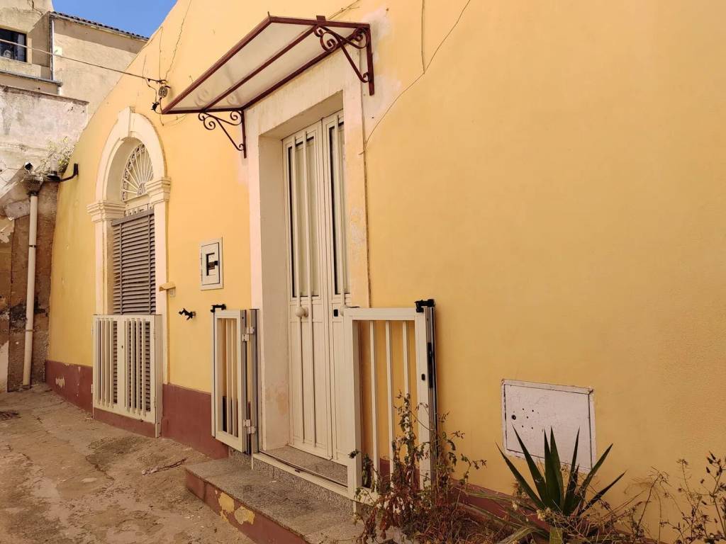 casa indipendente in vendita a Noto