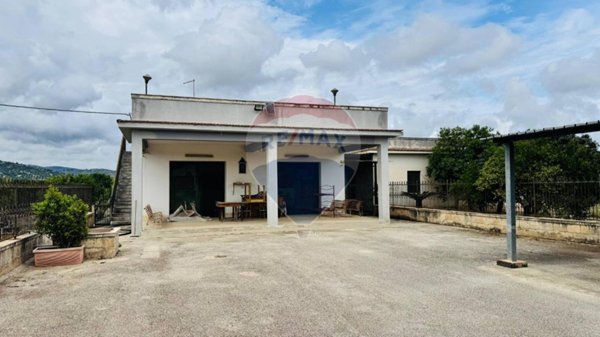 casa indipendente in vendita a Noto