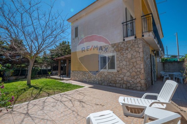 casa indipendente in vendita a Noto in zona San Lorenzo