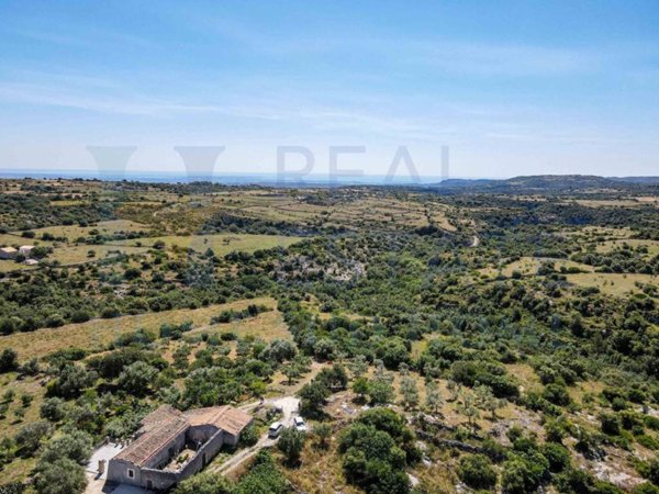 casa indipendente in vendita a Noto