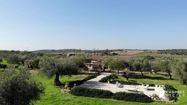 casa indipendente in vendita a Noto