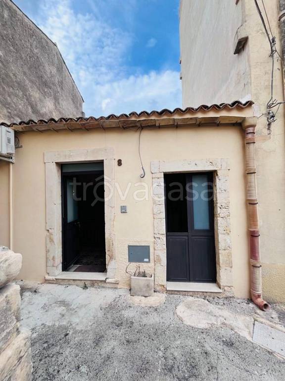 casa indipendente in vendita a Noto