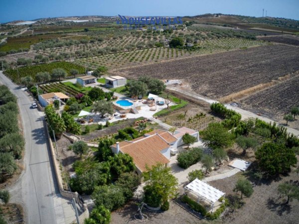 casa indipendente in vendita a Noto
