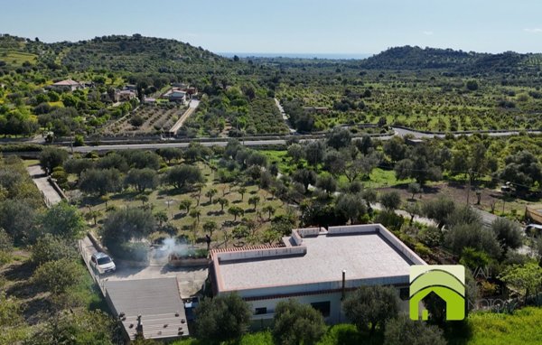 casa indipendente in vendita a Noto