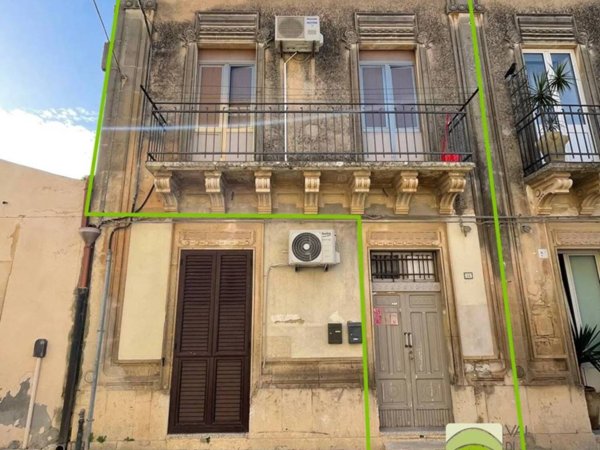 casa indipendente in vendita a Noto