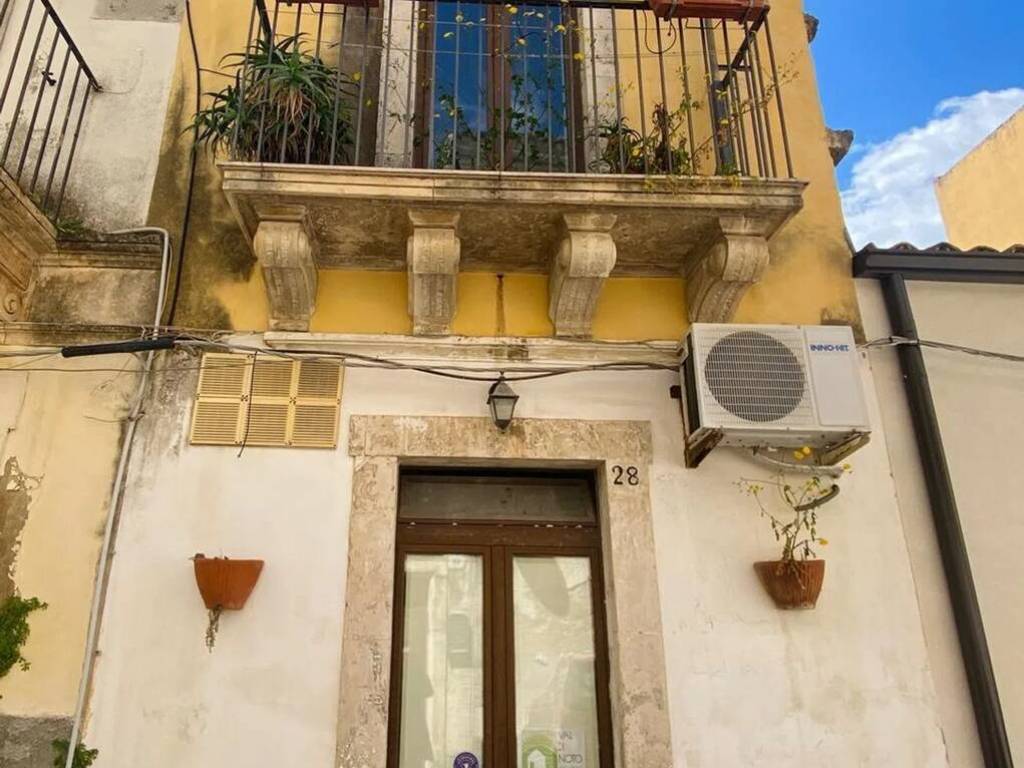 casa indipendente in vendita a Noto
