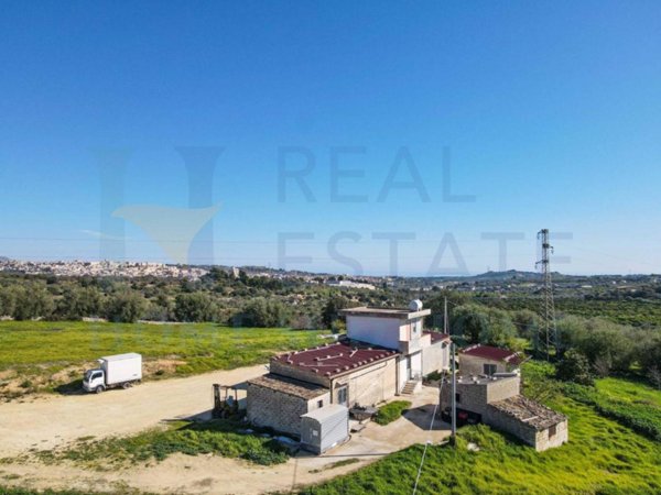 casa indipendente in vendita a Noto