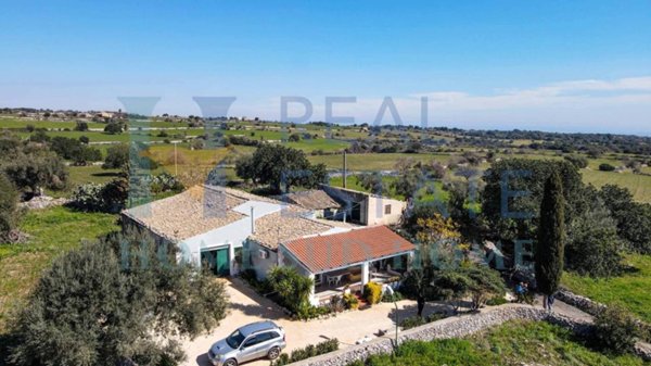 casa indipendente in vendita a Noto in zona Vendicari