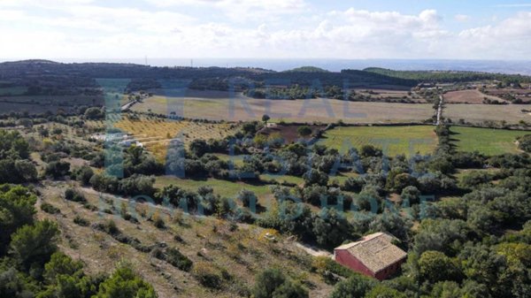 casa indipendente in vendita a Noto in zona Castelluccio