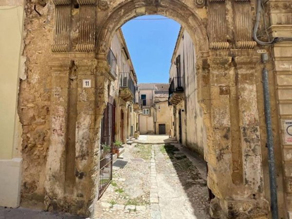 casa indipendente in vendita a Noto