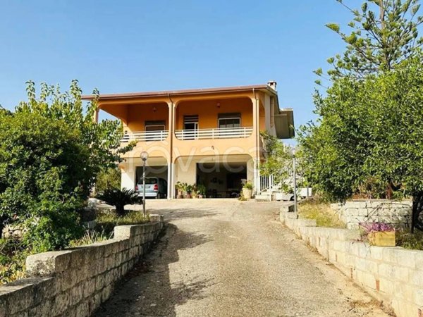 casa indipendente in vendita a Noto in zona Lenzavacche