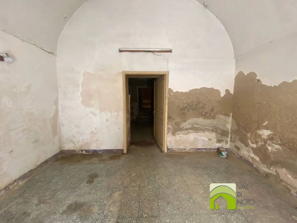 negozio in vendita a Noto