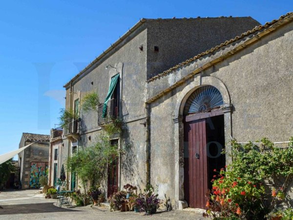 casa indipendente in vendita a Noto