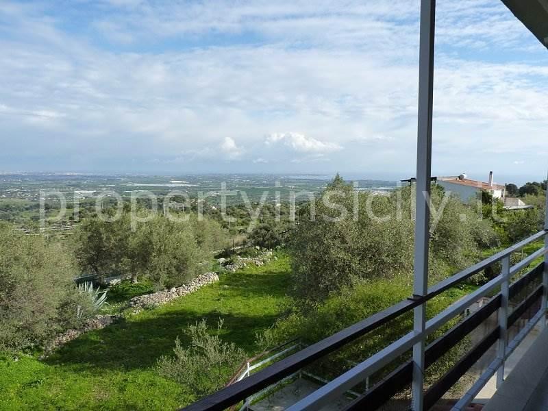 casa indipendente in vendita a Noto in zona San Lorenzo