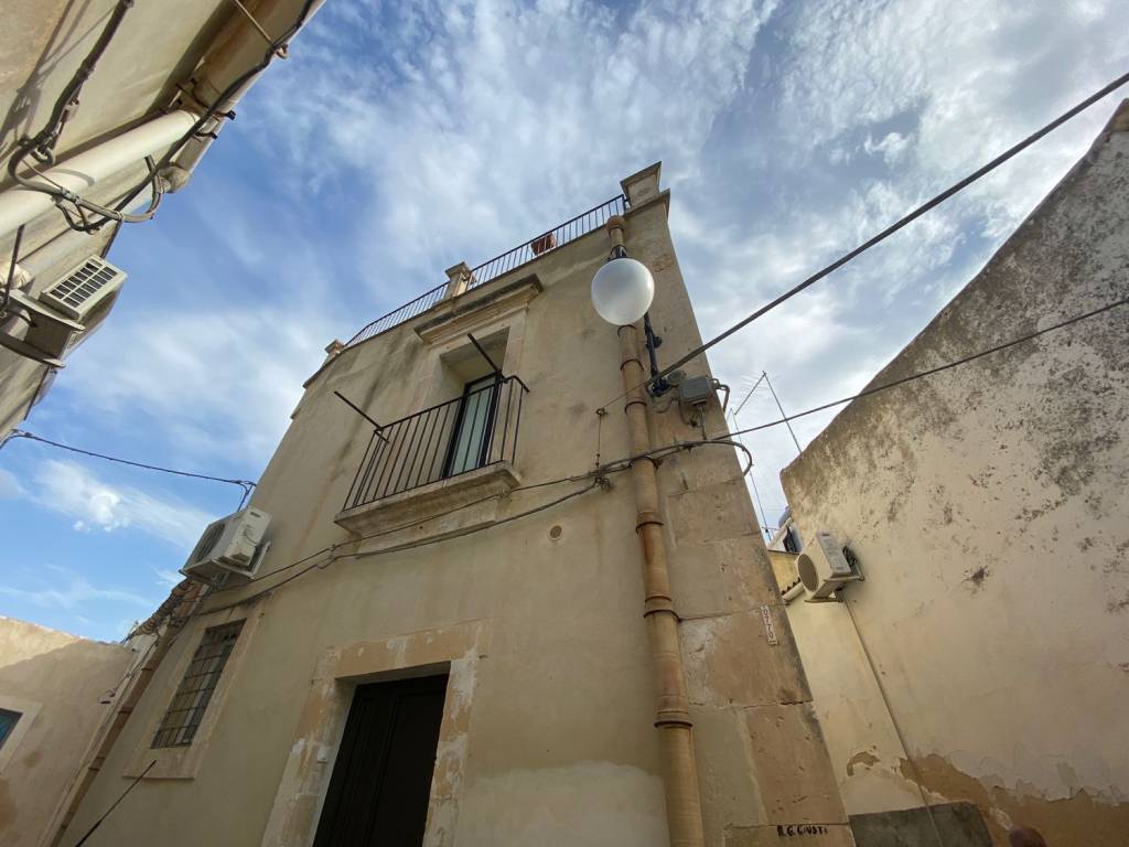 casa indipendente in vendita a Noto
