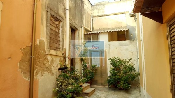 casa indipendente in vendita a Noto