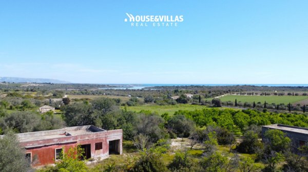 casa indipendente in vendita a Noto in zona Vendicari