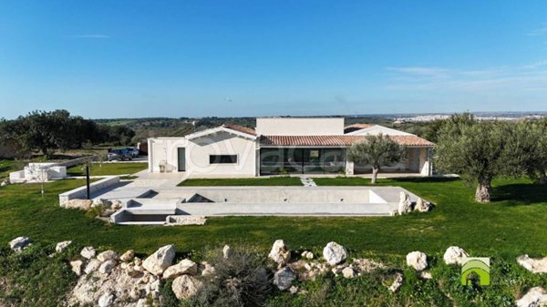 casa indipendente in vendita a Noto in zona Vendicari