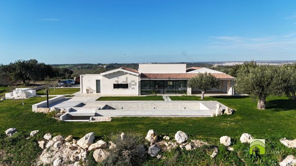 casa indipendente in vendita a Noto