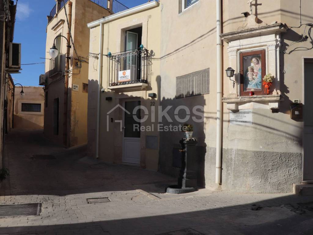 casa indipendente in vendita a Noto