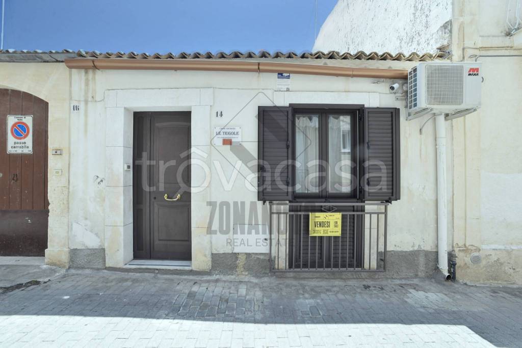 casa indipendente in vendita a Noto