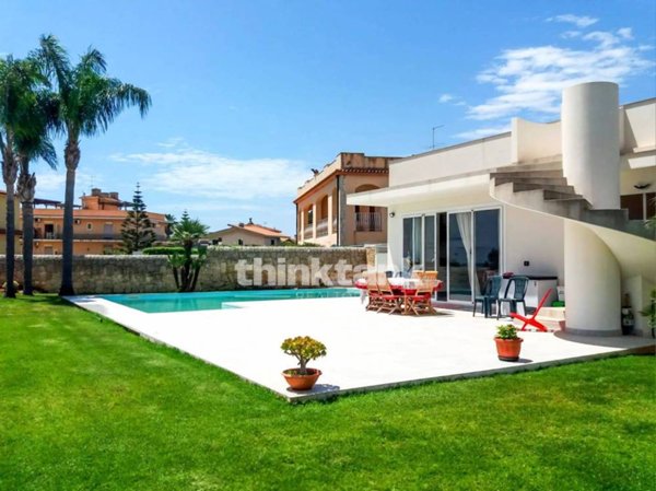 casa indipendente in vendita a Noto