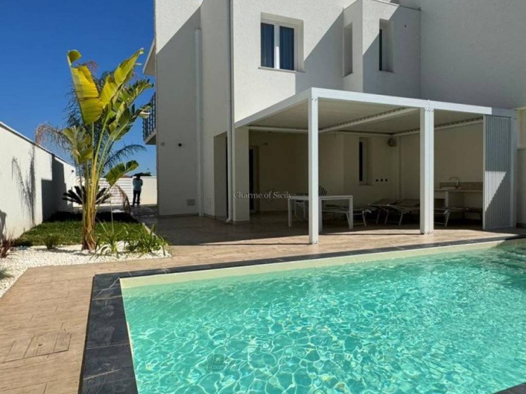 casa indipendente in vendita a Noto in zona San Lorenzo