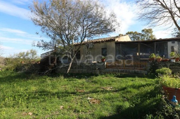 casa indipendente in vendita a Noto