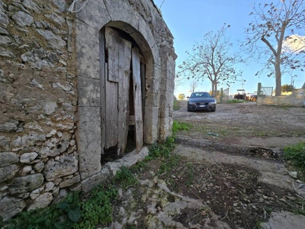 casa indipendente in vendita a Noto