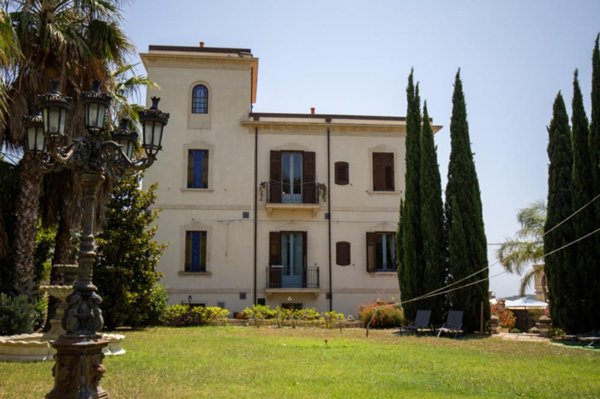 casa indipendente in vendita a Noto