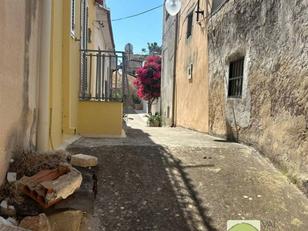 casa indipendente in vendita a Noto
