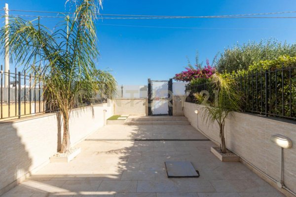 casa indipendente in vendita a Noto in zona San Lorenzo