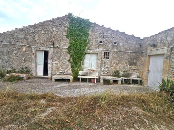 casa indipendente in vendita a Noto in zona Testa dell'Acqua