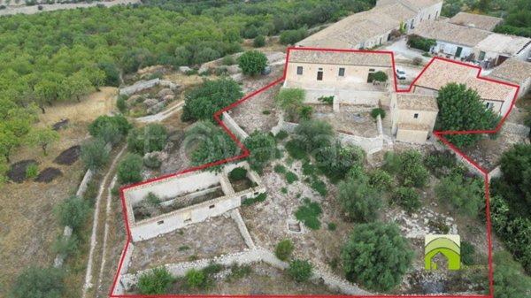 casa indipendente in vendita a Noto in zona Castelluccio