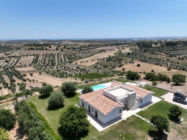 casa indipendente in vendita a Noto