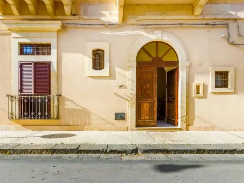 intera palazzina in vendita a Noto