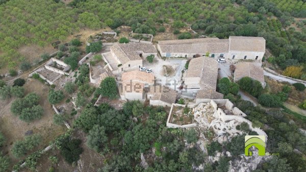 casa indipendente in vendita a Noto in zona Castelluccio