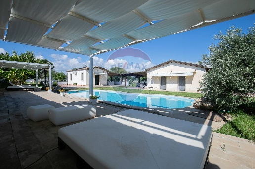 casa indipendente in vendita a Noto