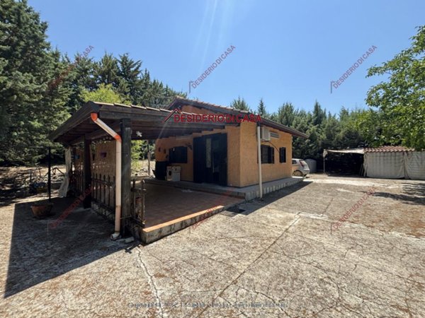 casa indipendente in vendita a Noto
