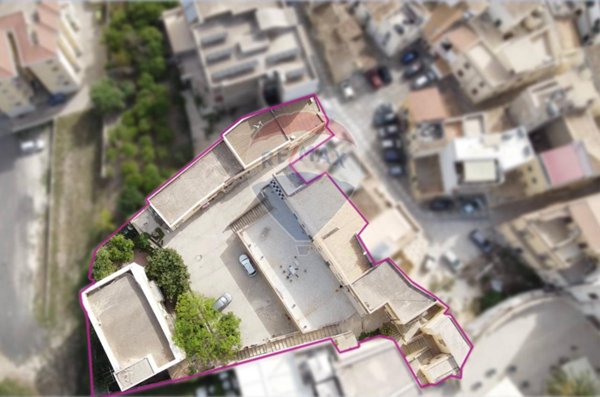 locale commerciale in vendita a Noto
