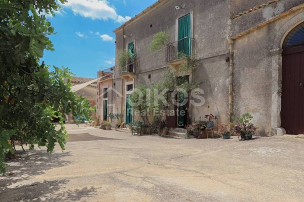 casa indipendente in vendita a Noto in zona Vendicari