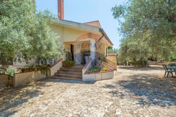 casa indipendente in vendita a Noto