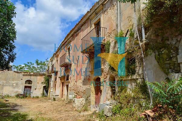 negozio in vendita a Noto