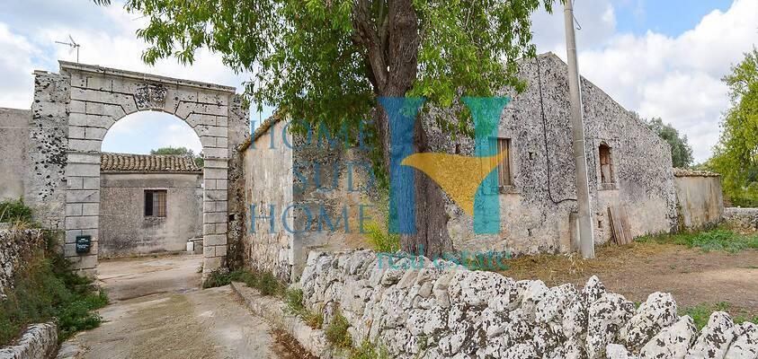 negozio in vendita a Noto in zona Lenzavacche