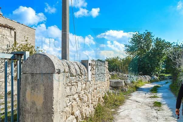 negozio in vendita a Noto