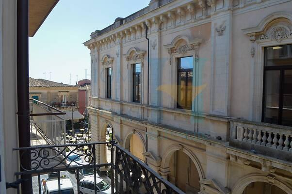 negozio in vendita a Noto