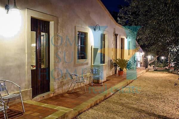 negozio in vendita a Noto
