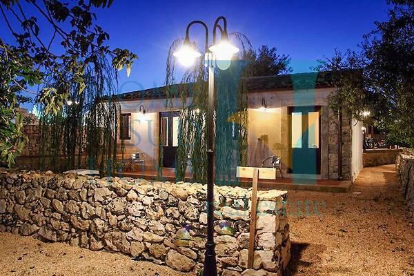negozio in vendita a Noto